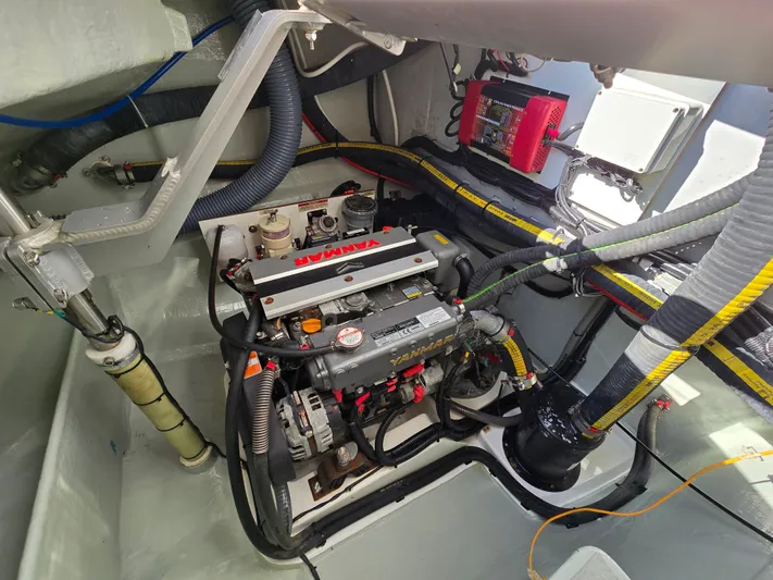 Exhale Yacht Photos Pics 