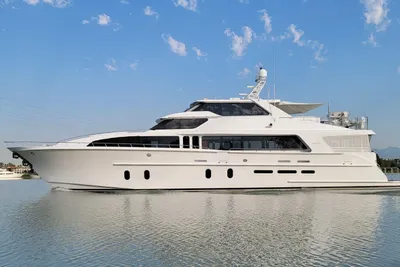 Cheoy Lee Motor Yacht Bravo Series