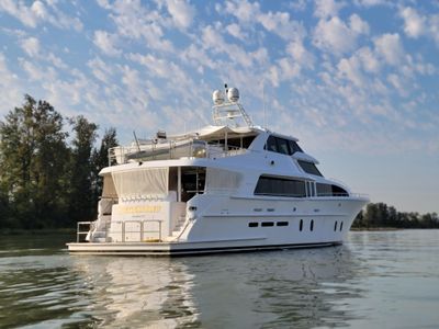 Yacht