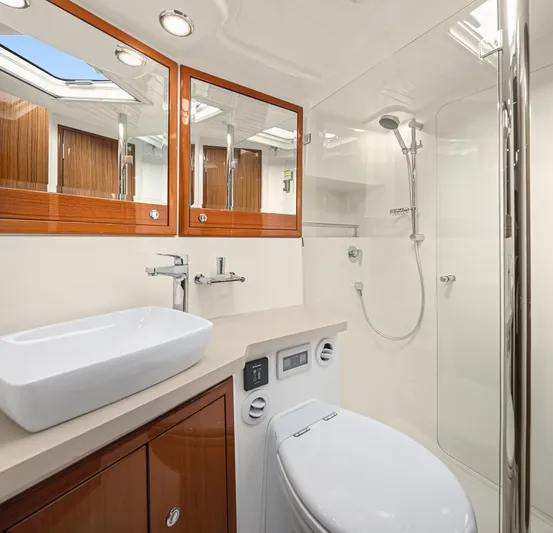 Blue Sky *name Reserved Yacht Photos Pics Forward VIP Head