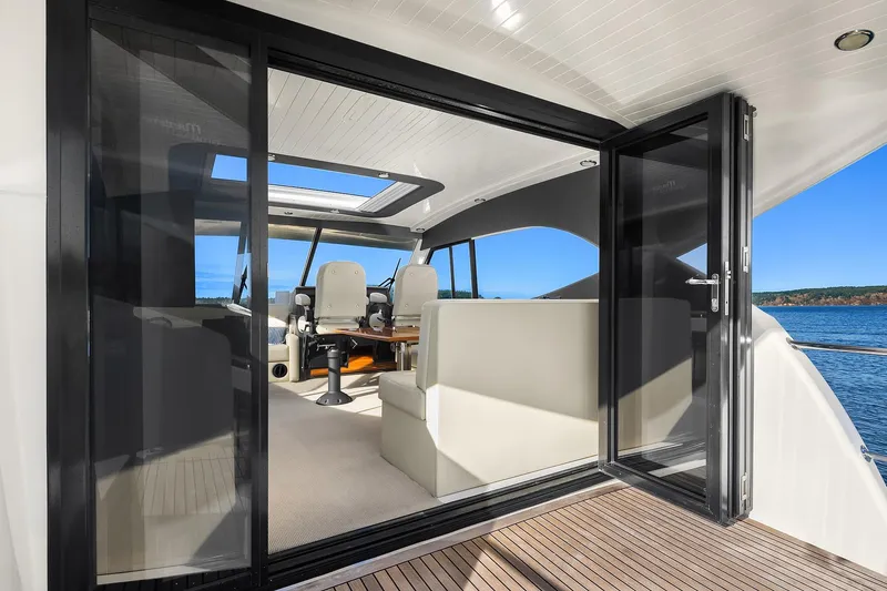 Blue Sky *name Reserved Yacht Photos Pics Bridge