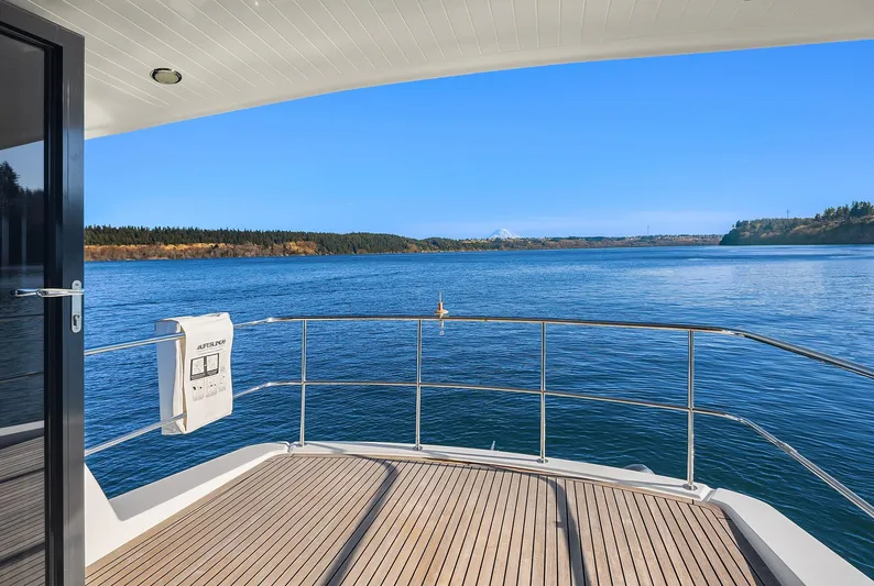 Blue Sky *name Reserved Yacht Photos Pics Bridge