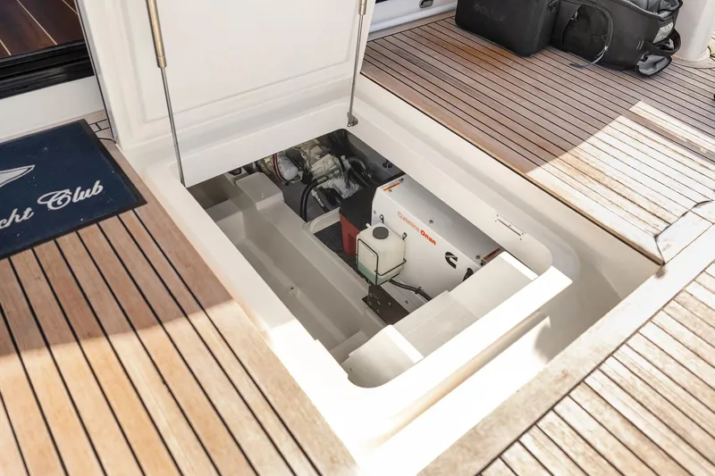 Blue Sky *name Reserved Yacht Photos Pics Engine Room