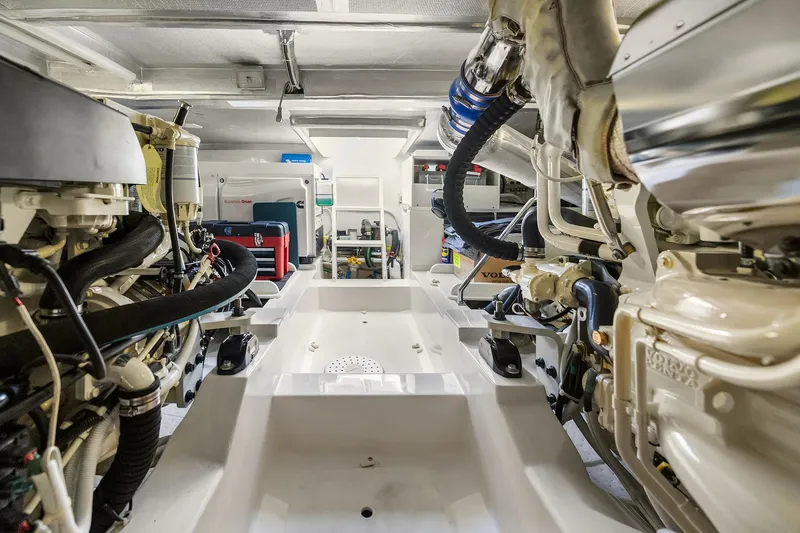 Blue Sky *name Reserved Yacht Photos Pics Engine Room