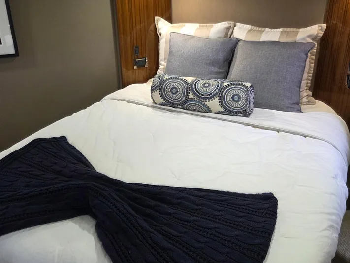 Blue Sky *name Reserved Yacht Photos Pics Master Stateroom