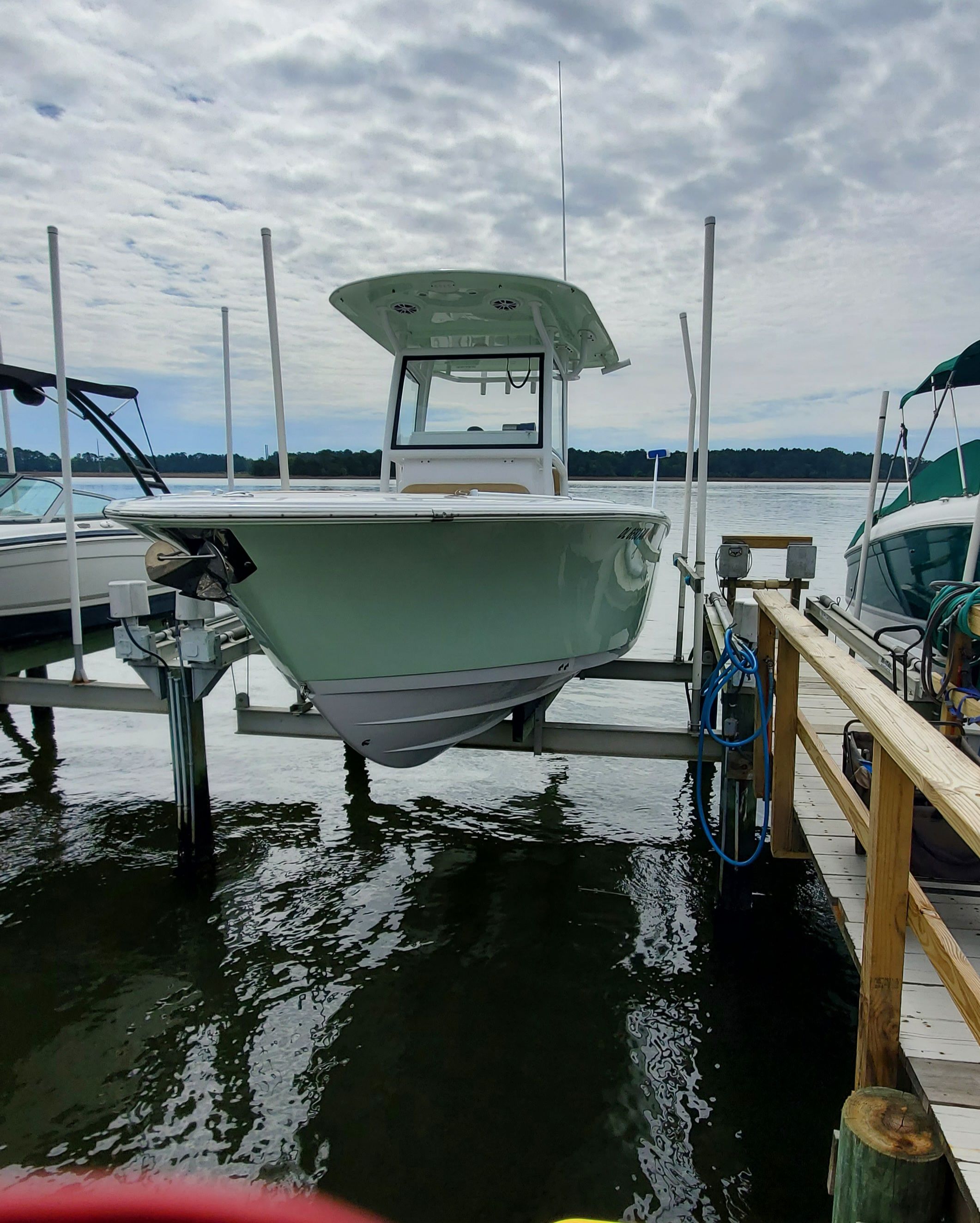2018 Sportsman Heritage 251 Center Console