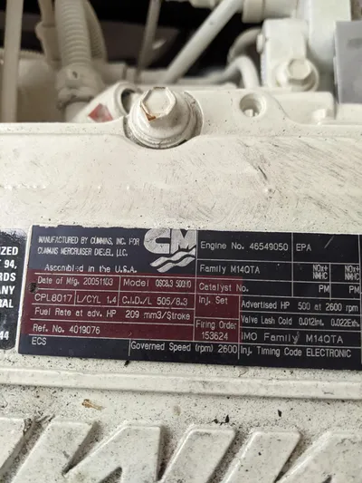  Yacht Photos Pics Engine label of a 2006 Sea Ray 44 Sundancer boat.