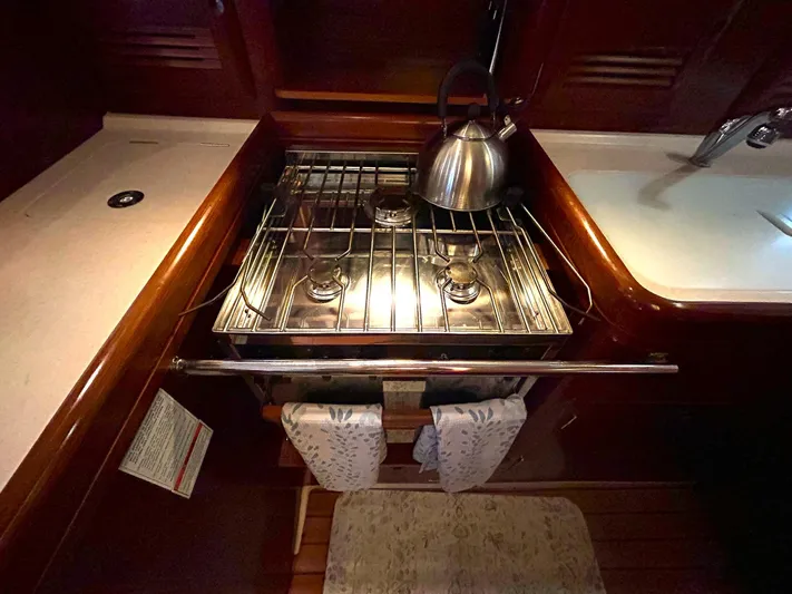 Adagio Yacht Photos Pics 