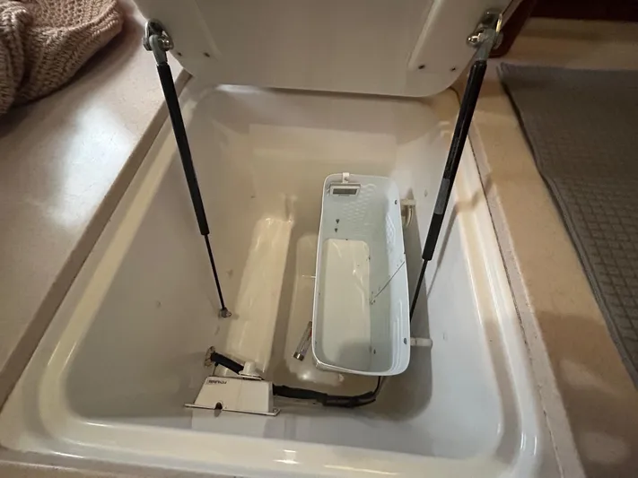 Adagio Yacht Photos Pics 