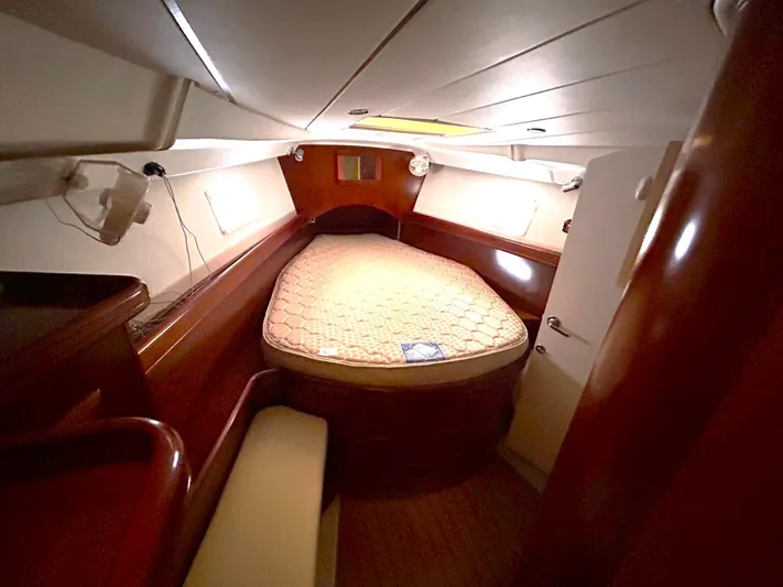 Adagio Yacht Photos Pics 