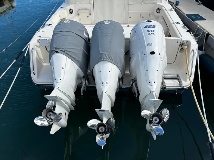  Yacht Photos Pics 2021 Grady-White Express 370 with triple Yamaha 425 outboard engines.