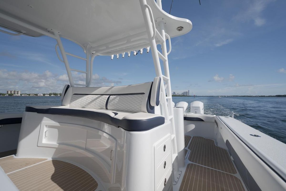 2022 Yellowfin 54 