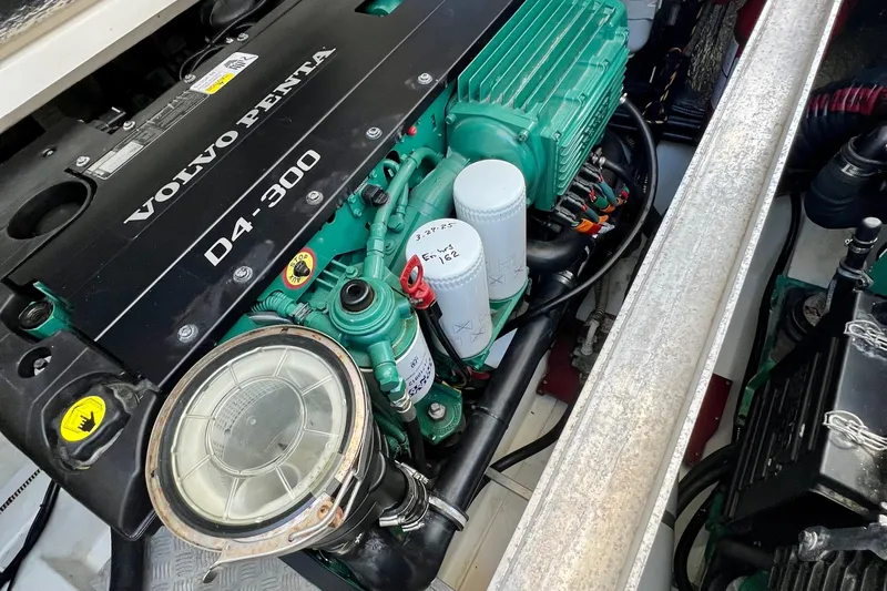 Kala Yacht Photos Pics Engine compartment of 2018 Nimbus 365 Coupe with Volvo Penta D4-300 engine.