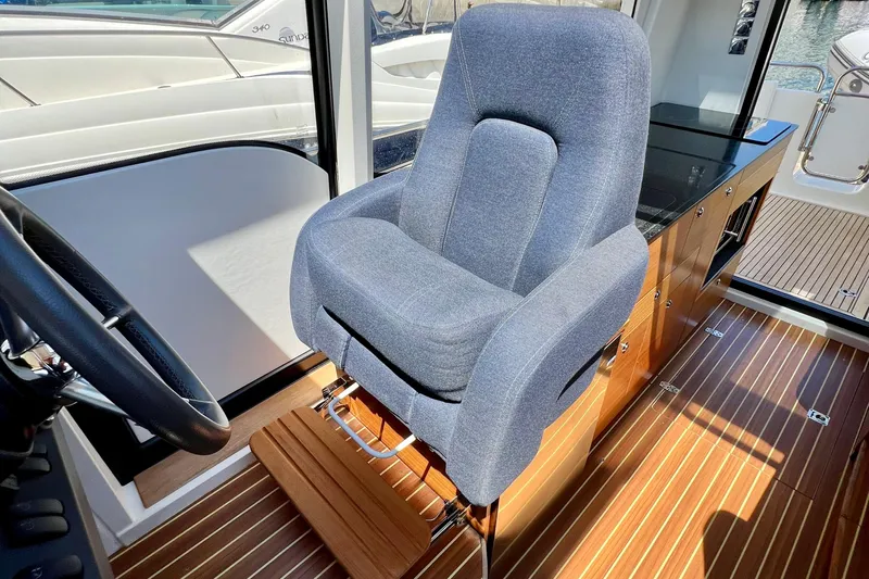 Kala Yacht Photos Pics Captain's chair in 2018 Nimbus 365 Coupe, featuring sleek interior design.