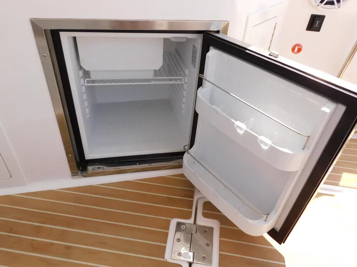 Popsicle Yacht Photos Pics 