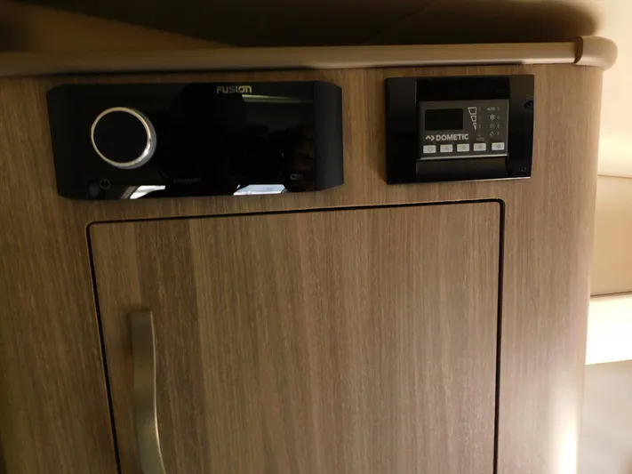 Popsicle Yacht Photos Pics 