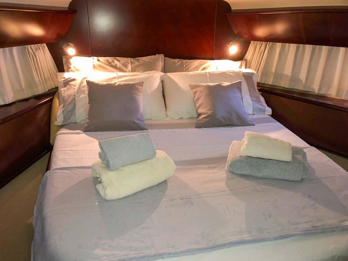 2006 Princess 59 
