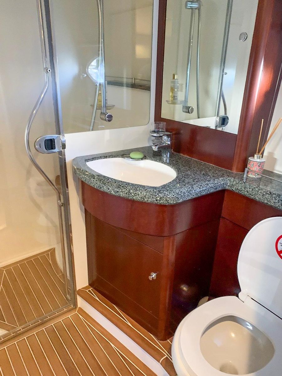 2006 Princess 59 