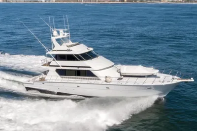 Hatteras 82 Convertible