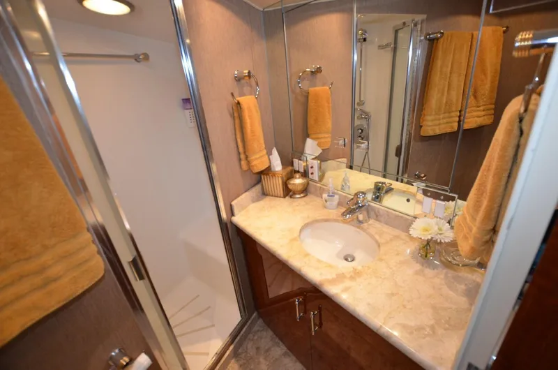 Reel Life Yacht Photos Pics VIP Head