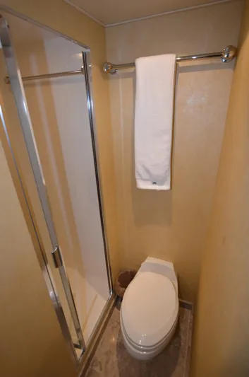 Reel Life Yacht Photos Pics Port Guest Head