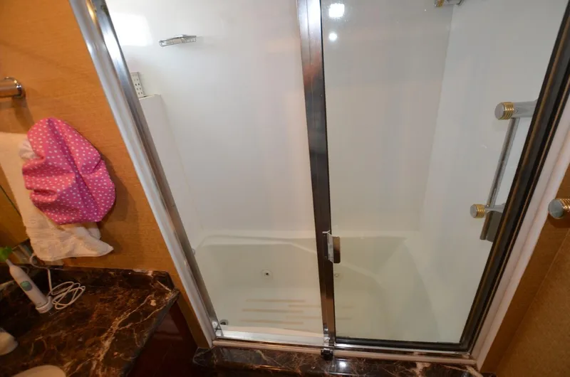 Reel Life Yacht Photos Pics Master Head