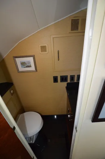 Reel Life Yacht Photos Pics Day Head off Galley