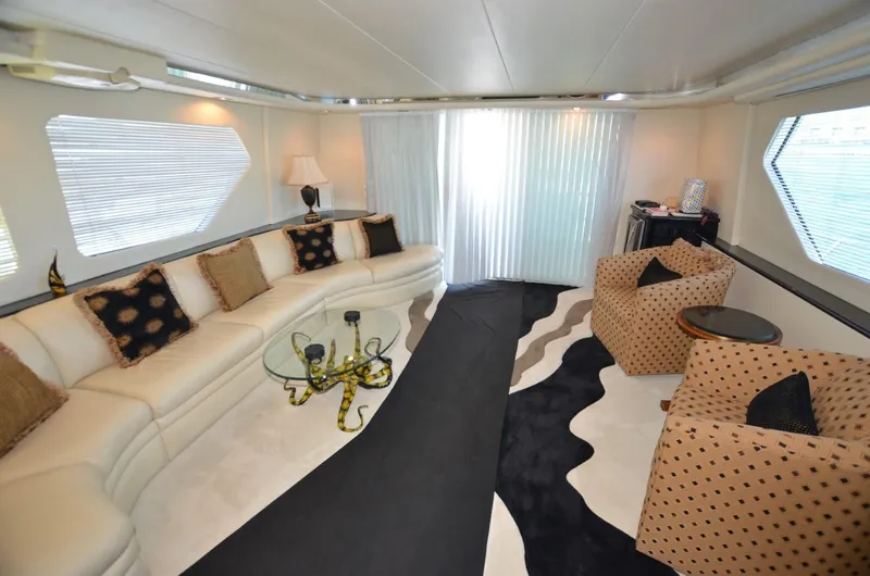 Reel Life Yacht Photos Pics Saloon Aft