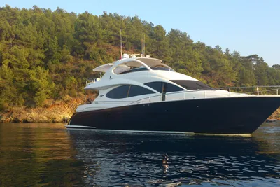 2005 Lazzara 68