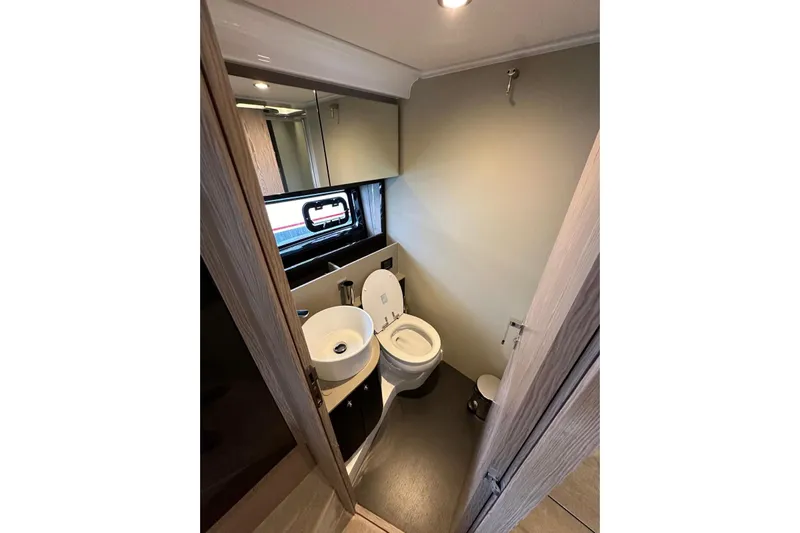  Yacht Photos Pics Azimut Atlantis 51