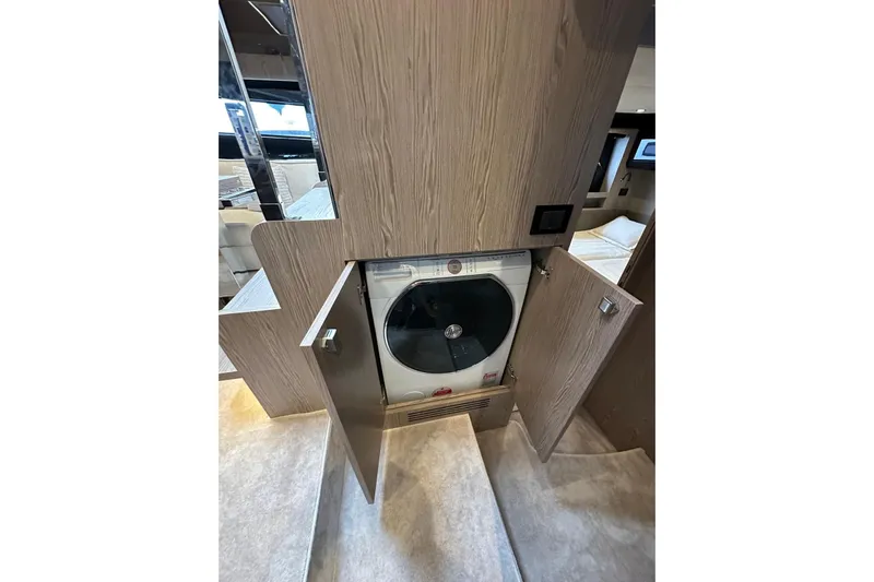  Yacht Photos Pics Azimut Atlantis 51