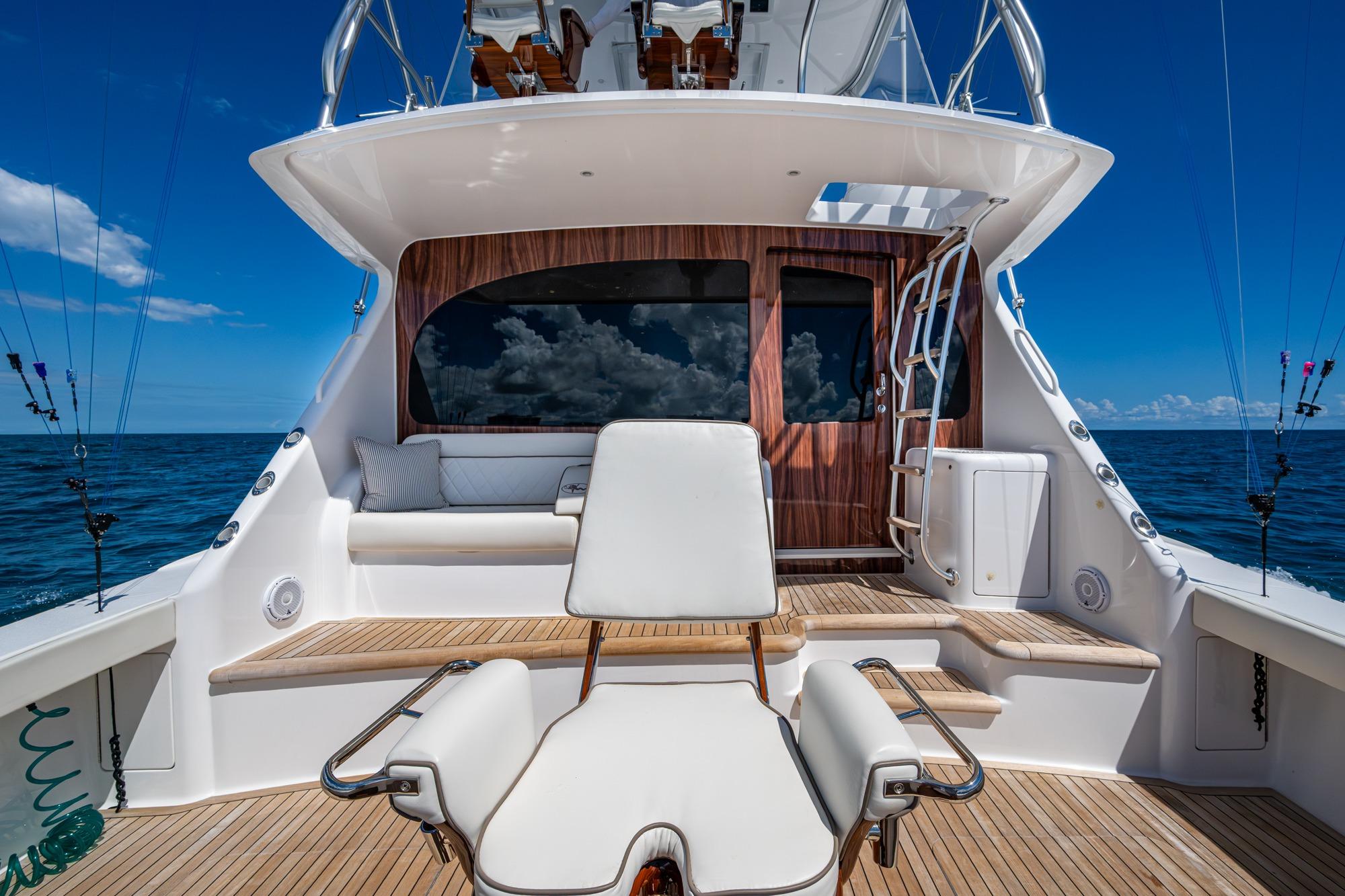 Yacht Photo 28