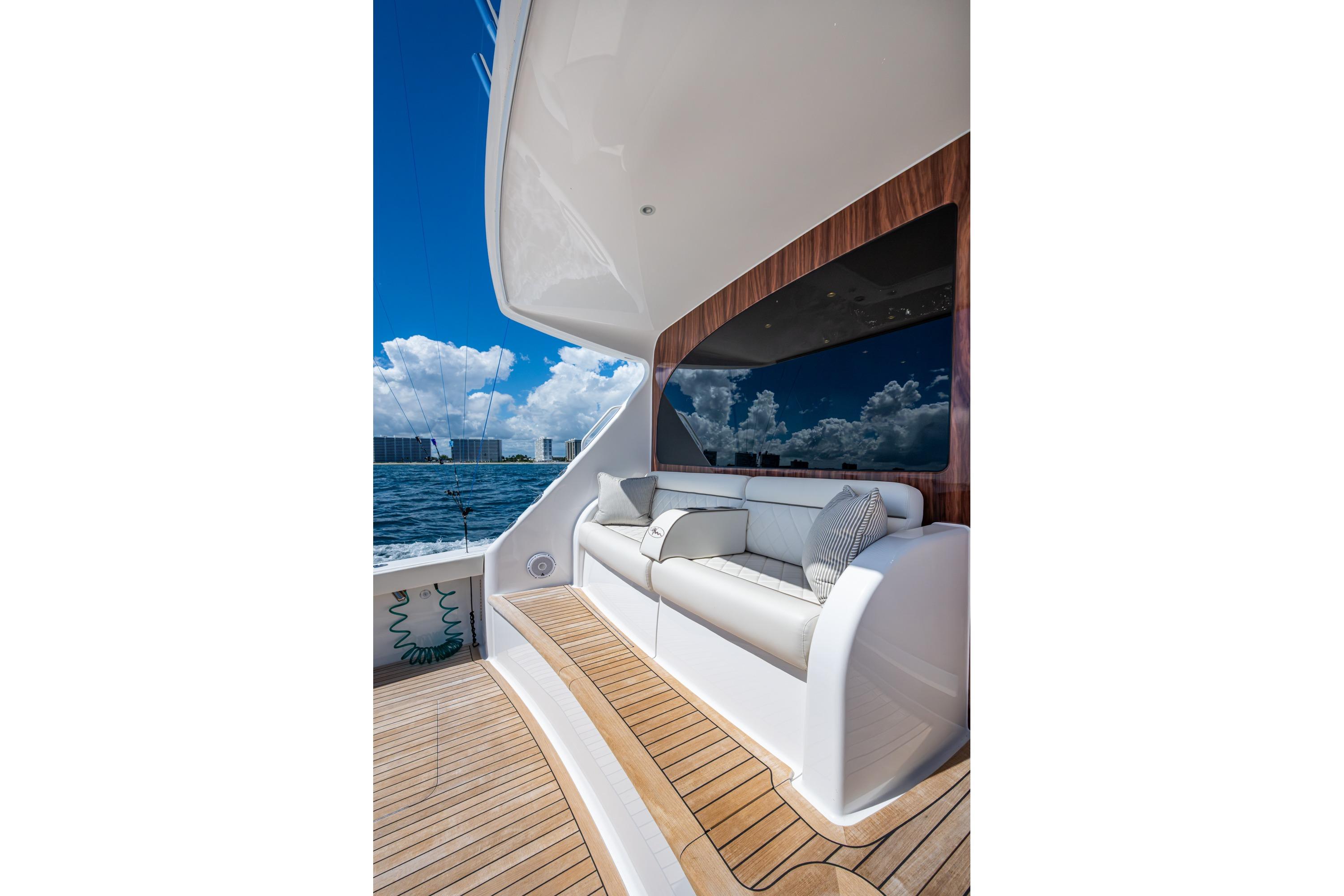 Yacht Photo 29