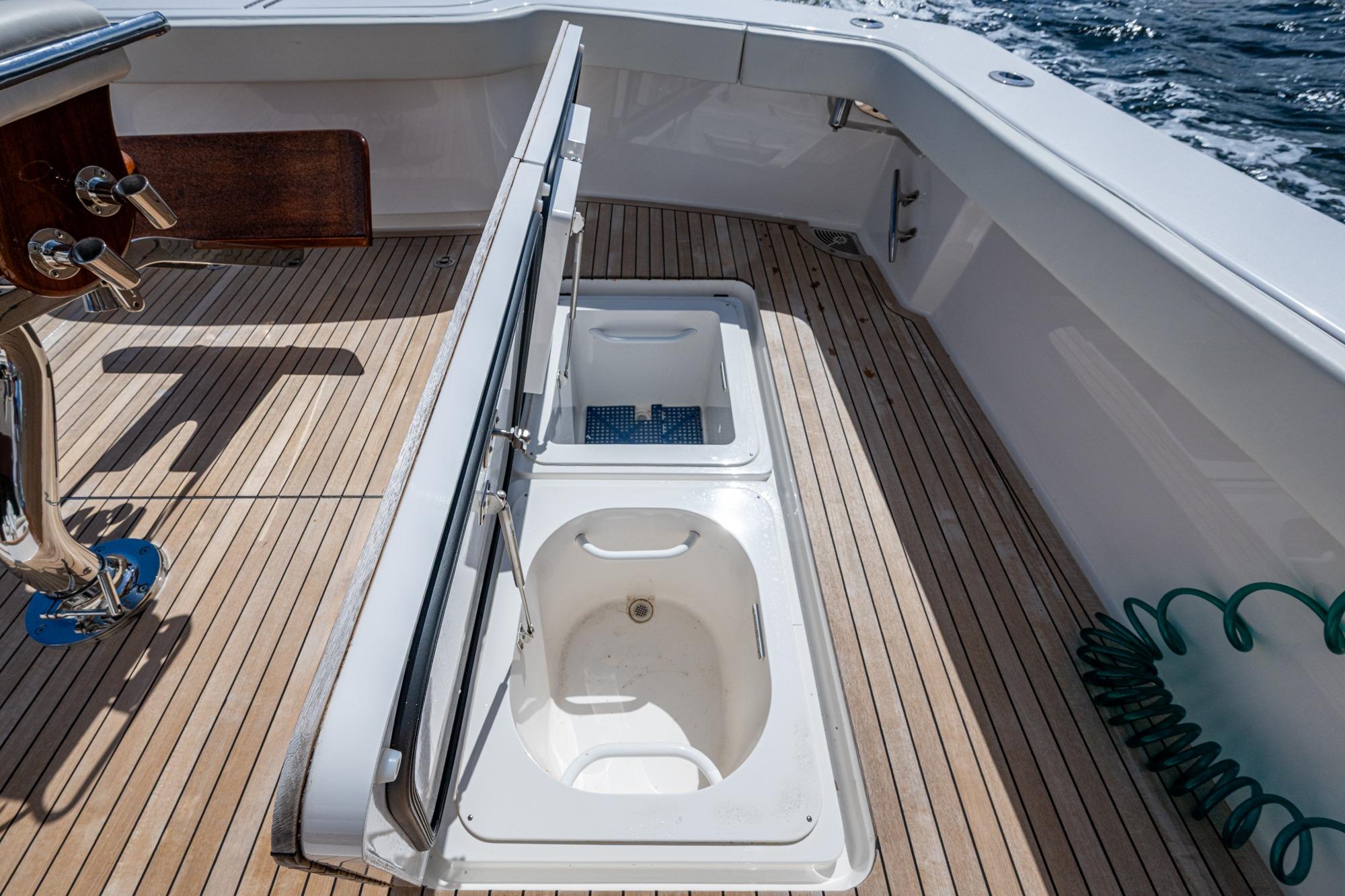 Yacht Photo 34
