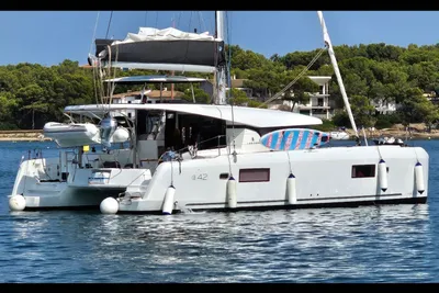 2025 Lagoon 42