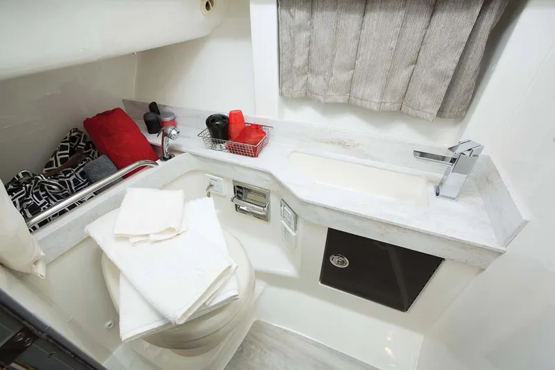  Yacht Photos Pics Manufacturer Provided Image