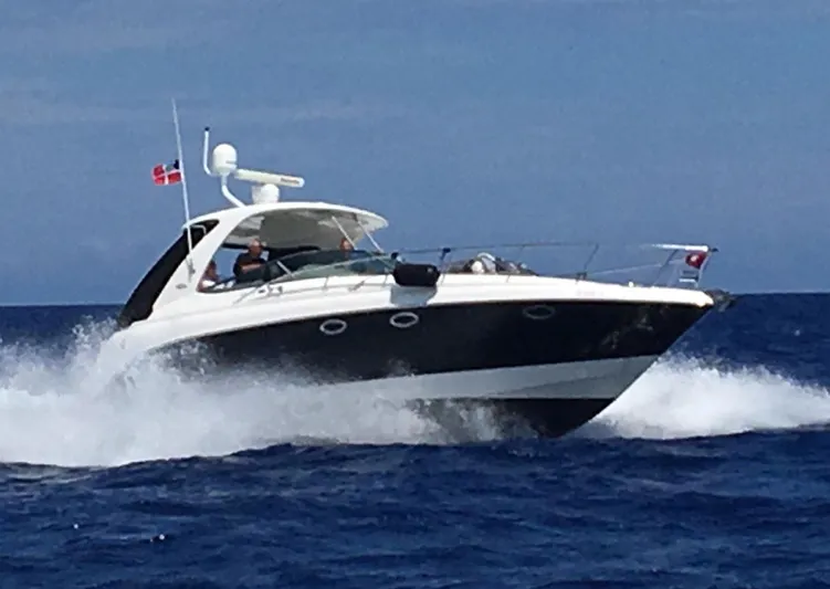 Happy Ours Yacht Photos Pics 2008 Chaparral 350 Signature Extended Plane cruising on open water.