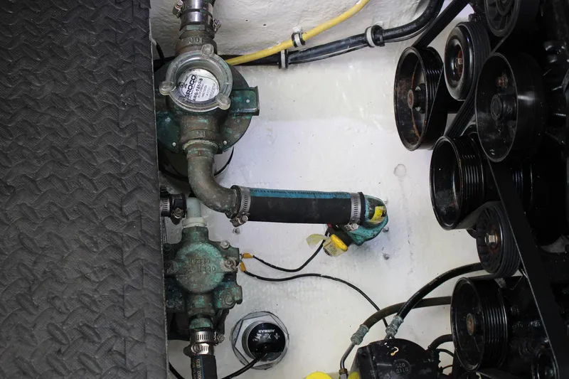 Happy Ours Yacht Photos Pics 