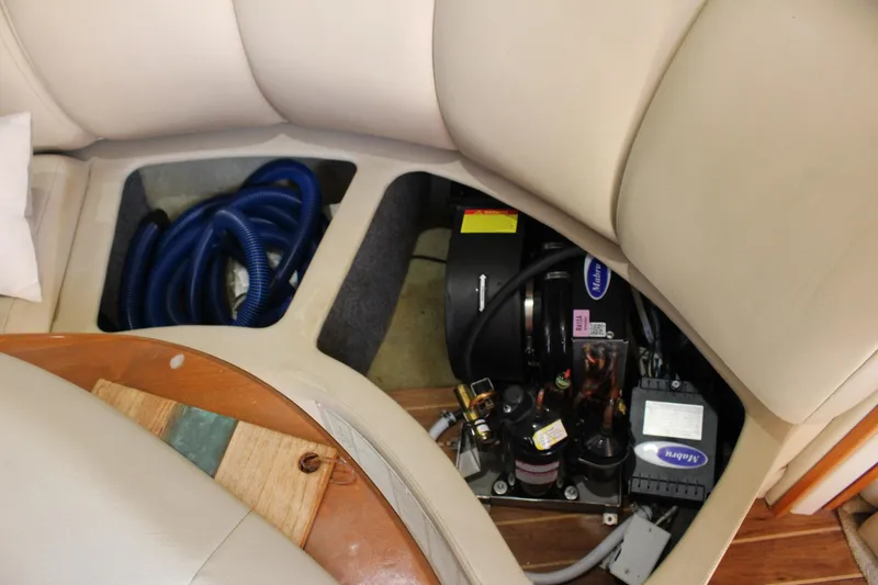 Happy Ours Yacht Photos Pics 