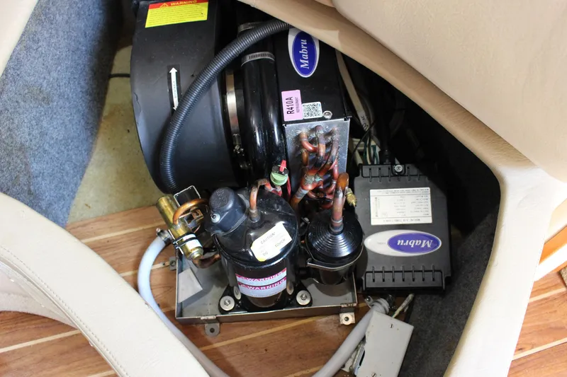 Happy Ours Yacht Photos Pics 