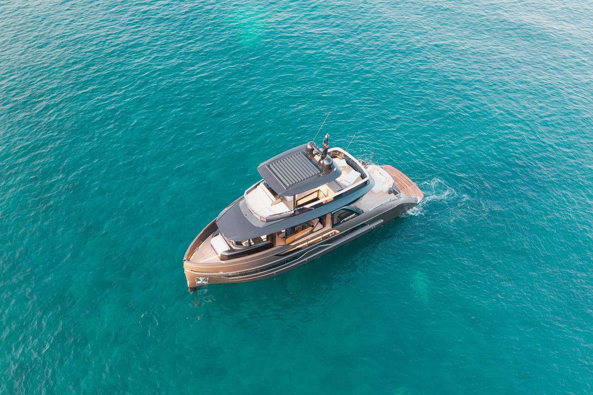 2025 Explorer 60 