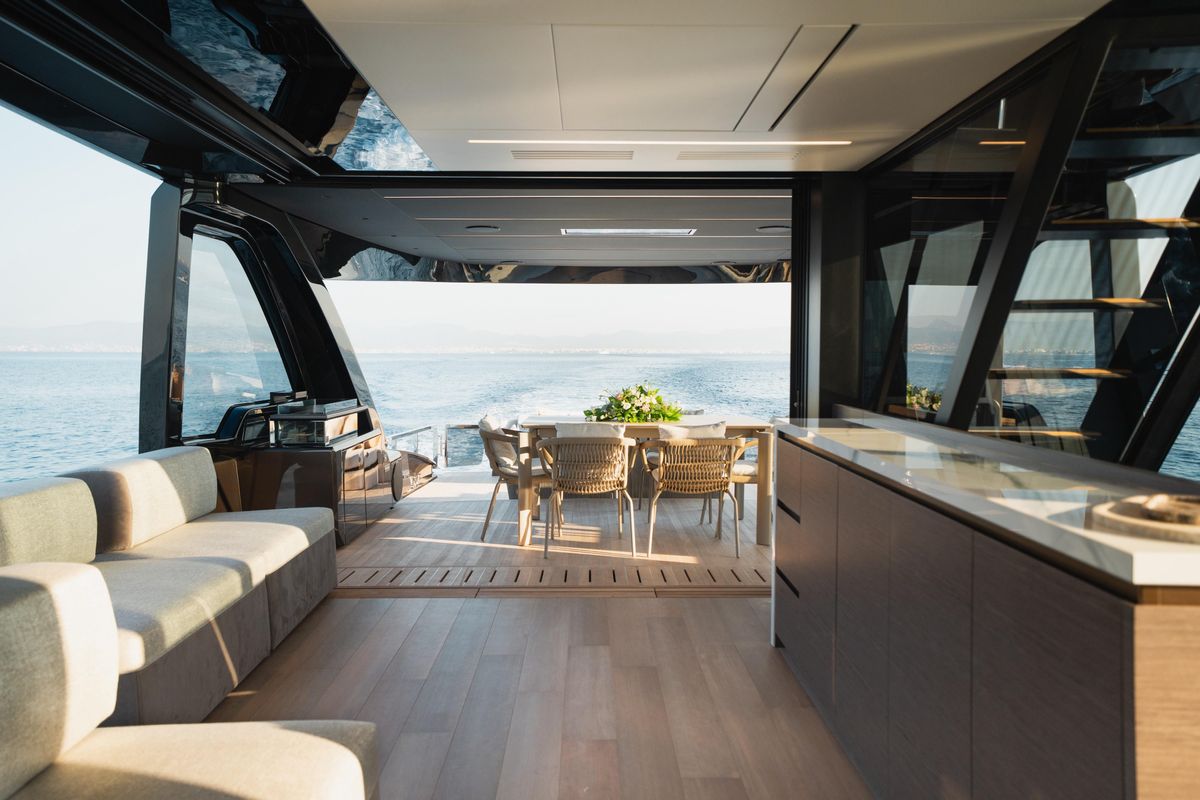 2025 Explorer 60 