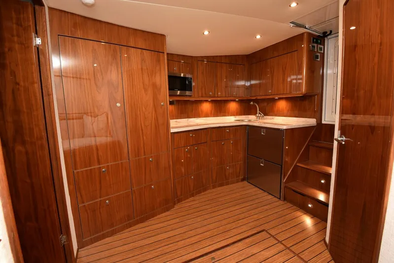 La Chingona Yacht Photos Pics 