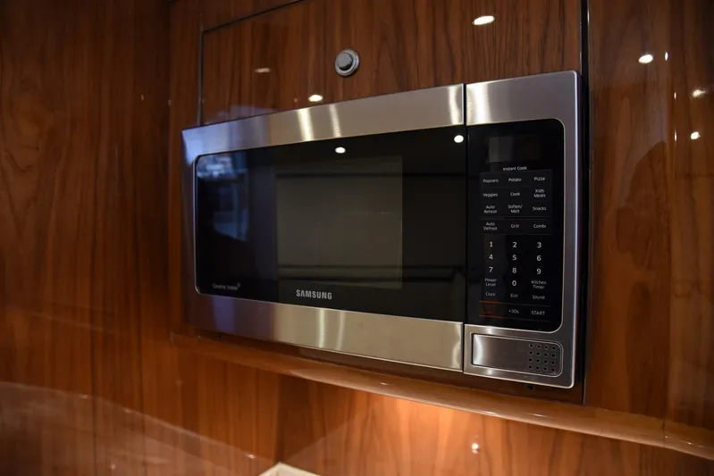 La Chingona Yacht Photos Pics 