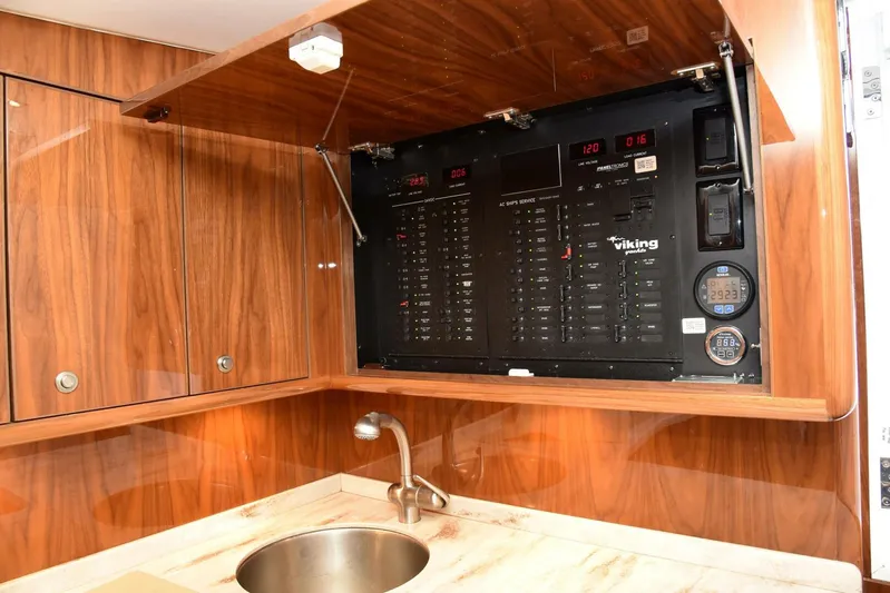 La Chingona Yacht Photos Pics 