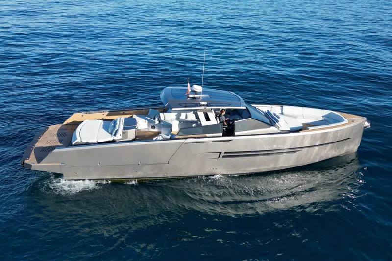 Sanny Yacht Photos Pics 