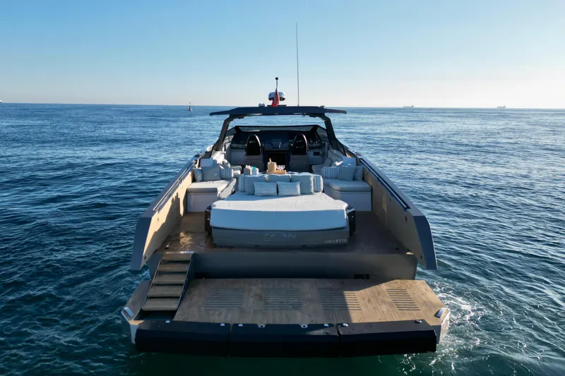 Sanny Yacht Photos Pics 