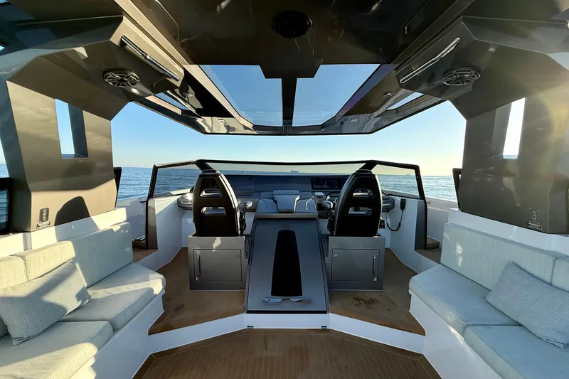 Sanny Yacht Photos Pics 