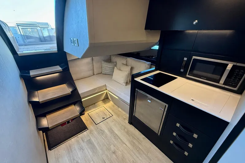 Sanny Yacht Photos Pics 