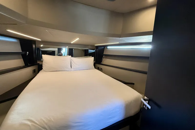 Sanny Yacht Photos Pics 